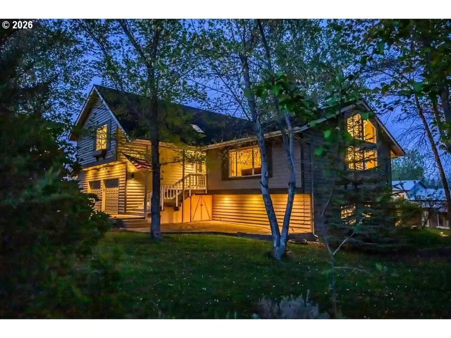 1176 NE Barnes Rd, Prineville, OR 97754 - #2