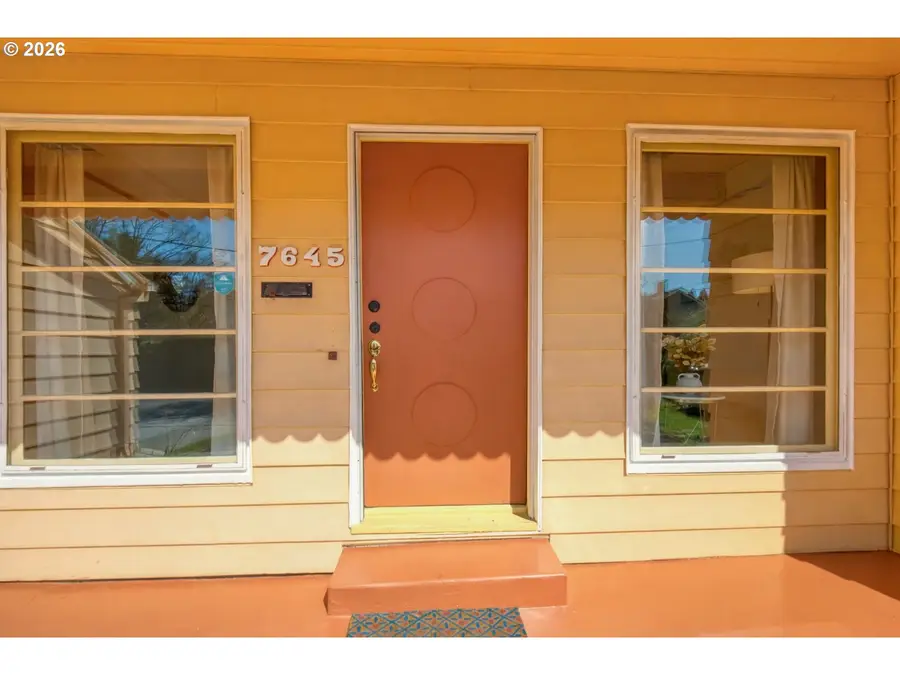 7645 SE Lincoln St, Portland, OR 97215 - #2