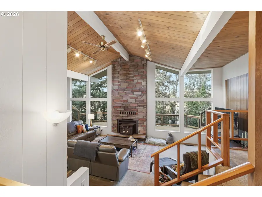 1018 NE 65th St, Vancouver, WA 98665 - Image #2