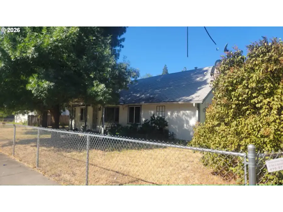 218 SW Westholm Ave, Grants Pass, OR 97526 - #3