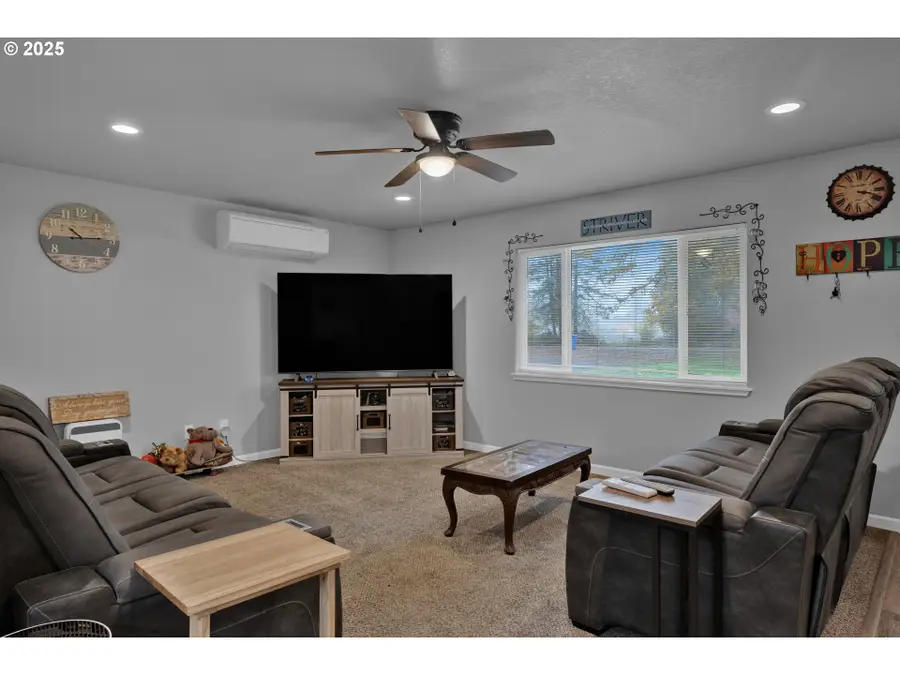 164 Moon Hill Rd, Tenmile, OR 97481 - Image #3