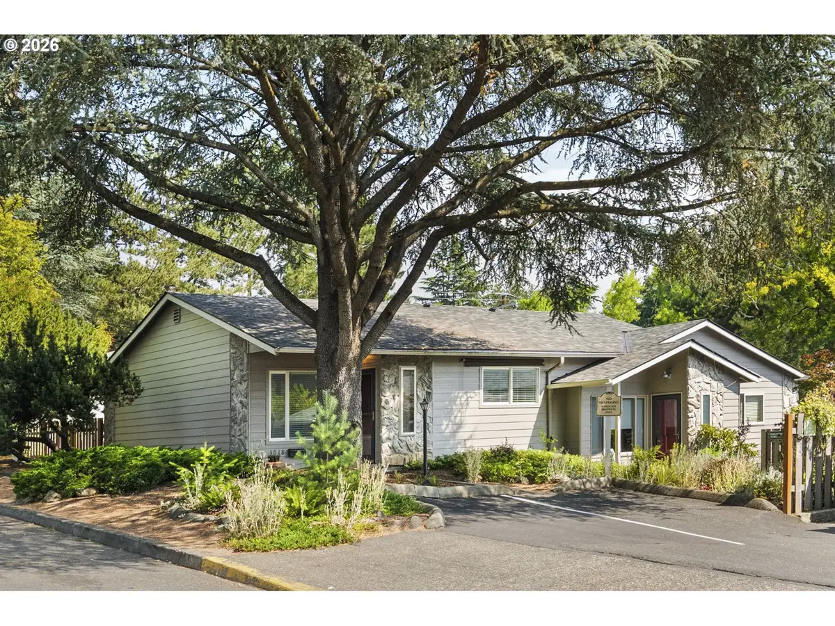 3018 SW Carson St, Portland, OR 97219 - #1