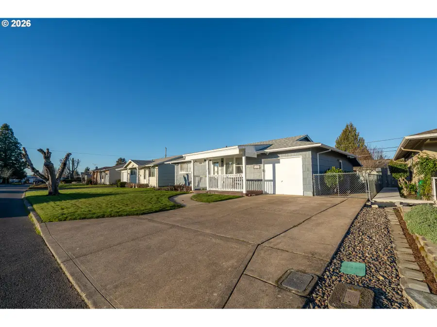 1379 Sallal Rd, Woodburn, OR 97071 - Image #3