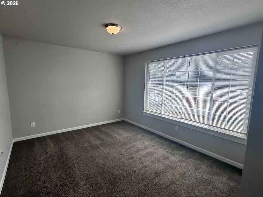 374 Nursery Ct, Eugene, OR 97402 - #3