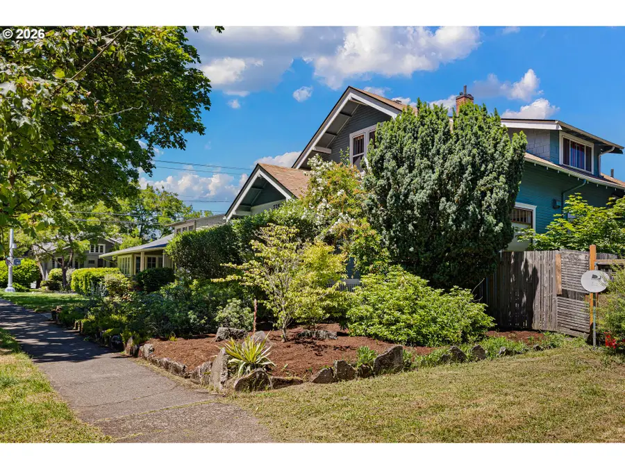 775 W 11th Ave, Eugene, OR 97402 - #2