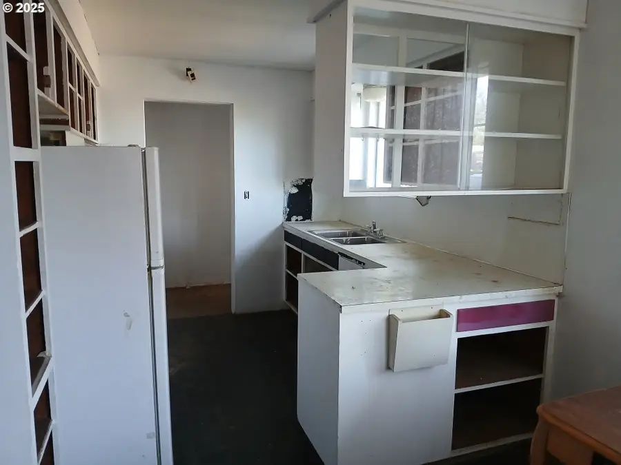 91618 Cape Arago Hwy, Barview, OR 97420 - Image #3