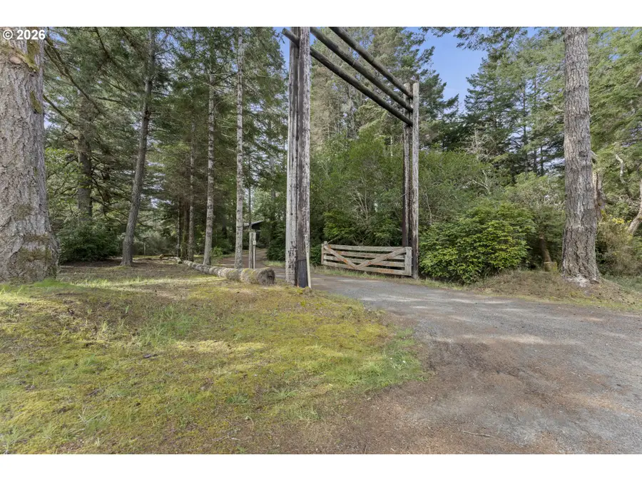 89042 W Randolph Ln, Bandon, OR 97411 - #2