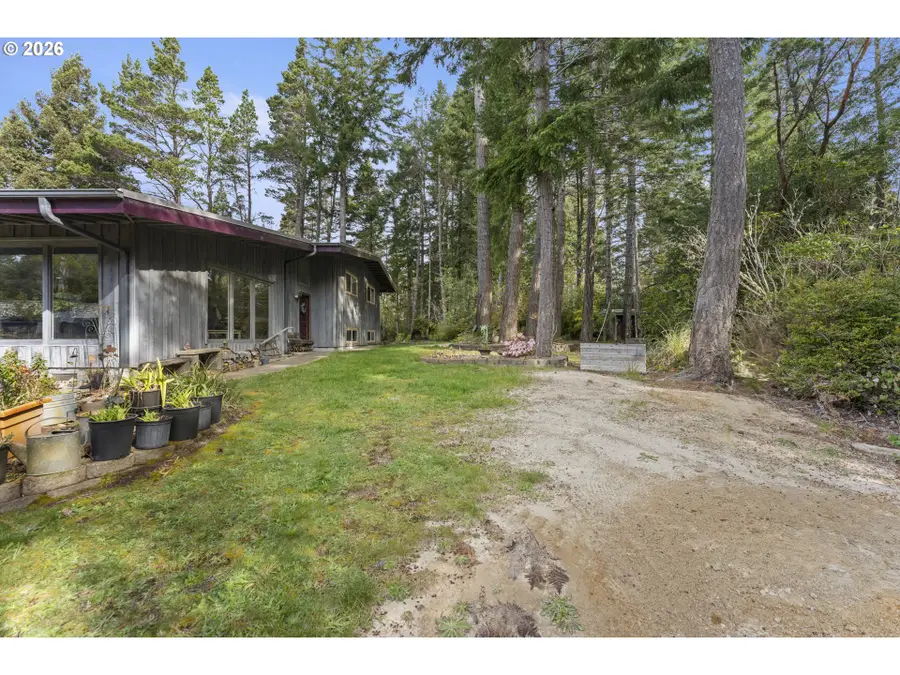 89042 W Randolph Ln, Bandon, OR 97411 - #3