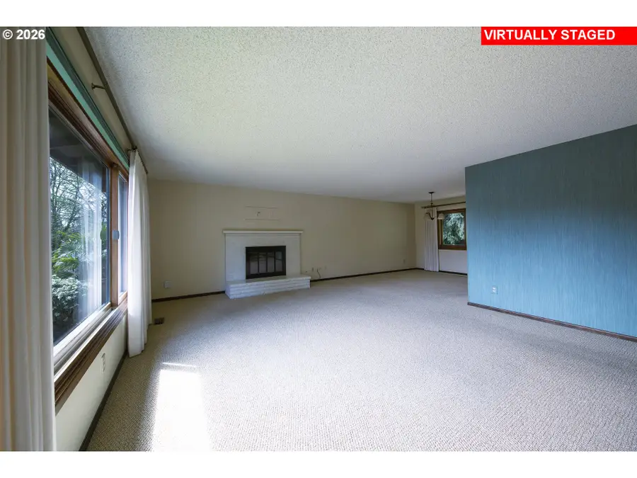 2883 SE Spruce St, Hillsboro, OR 97123 - #3