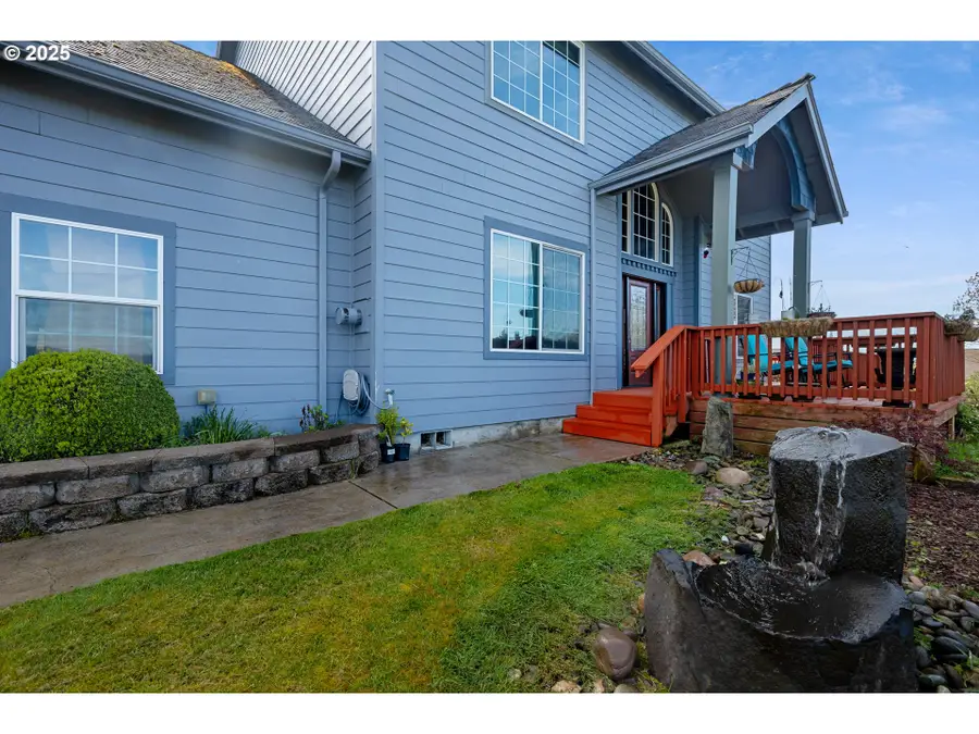 1548 NE Rocky Ridge Dr, Roseburg, OR 97470 - Image #3