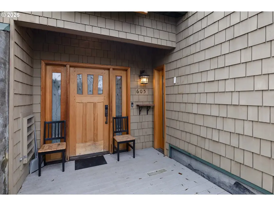 605 Deerwood Ct, Winston, OR 97496 - Image #2