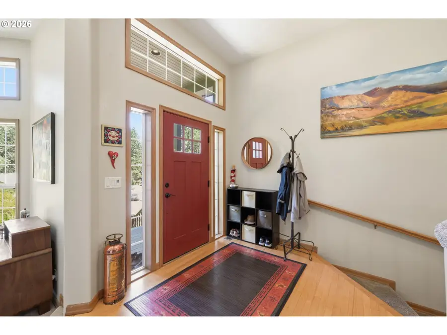 1894 W 27th Pl, Eugene, OR 97405 - #3