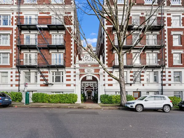 1811 NW Couch St #406, Portland, OR 97209