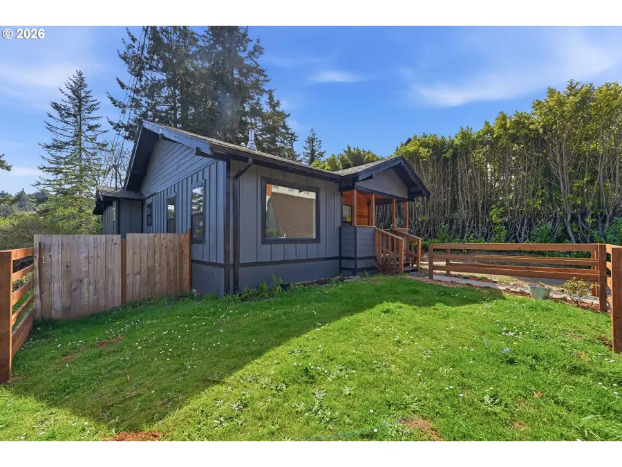 1391 Central Ave, Coos Bay, OR 97420 - #2