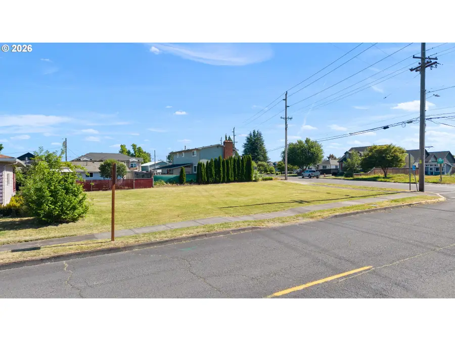 510 N Main St, Mount Angel, OR 97362 - #2
