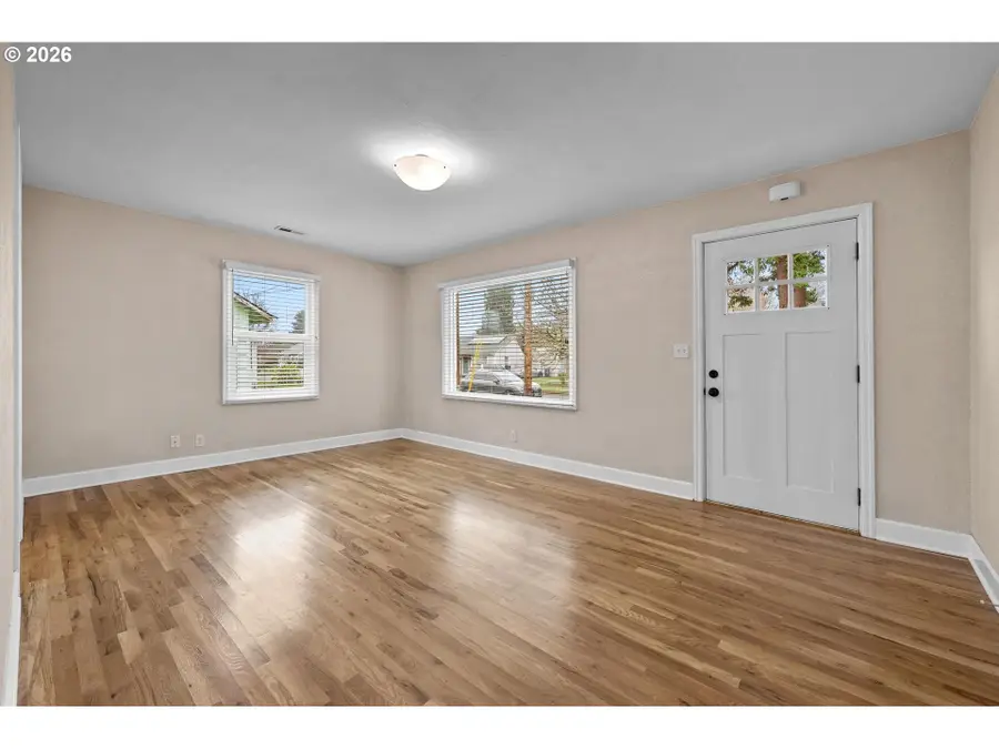 8837 SE Alder St, Portland, OR 97216 - Image #2