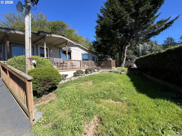 97967 Hallway Rd, Brookings, OR 97415