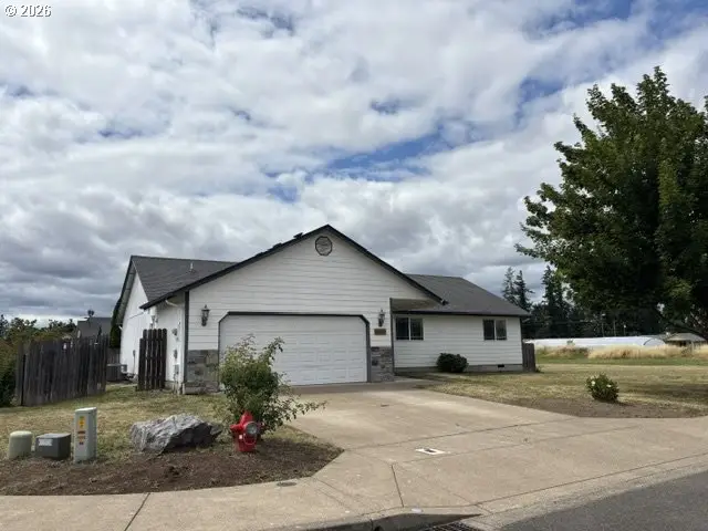 717 Creswood Dr, Creswell, OR 97426 - #1