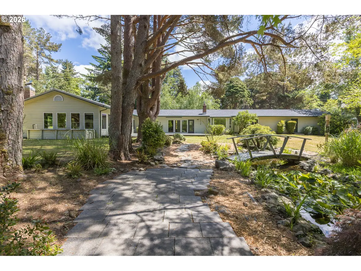 1375 NE Yaquina Heights Dr, Newport, OR 97365 - #1