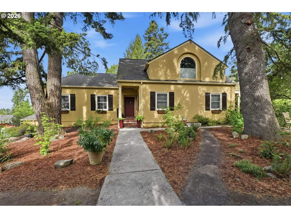 6835 SW 35th Ave, Portland, OR 97219 - #1