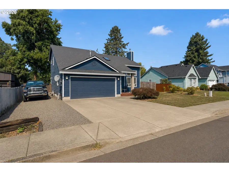 760 SE Justin St, Sheridan, OR 97378 - #3