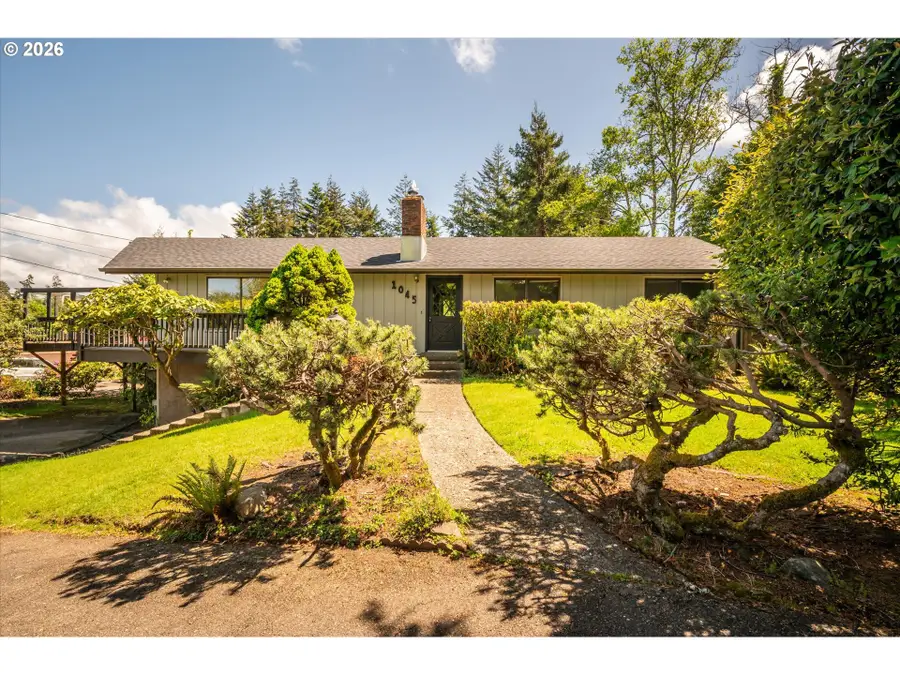 1045 Nutwood Ave, Coos Bay, OR 97420 - #2