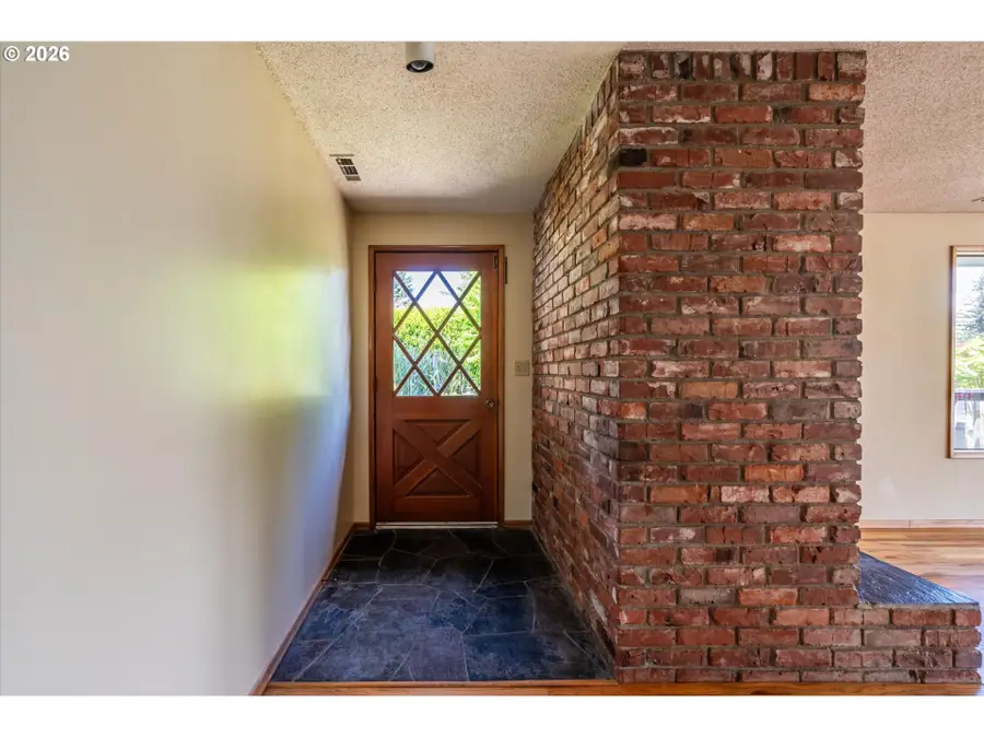 1045 Nutwood Ave, Coos Bay, OR 97420 - #3
