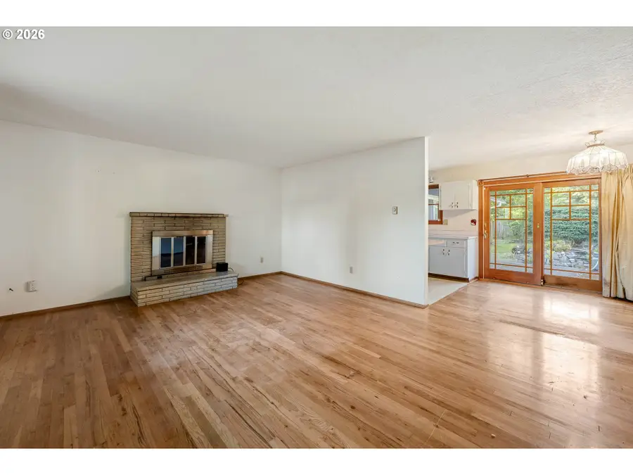 15727 SE Hawthorne Ct, Portland, OR 97233 - #3