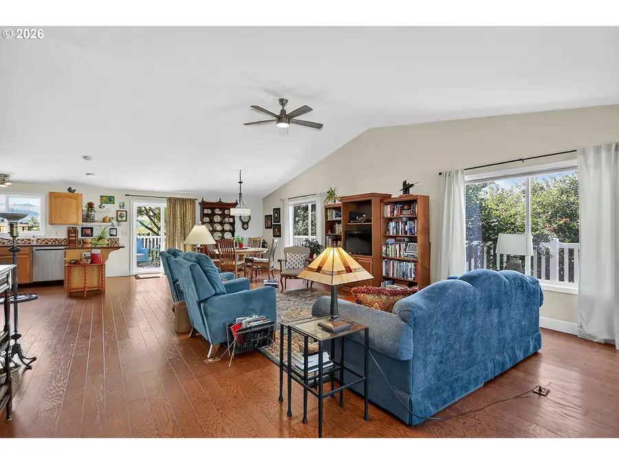653 Brentwood Dr, The Dalles, OR 97058 - #3