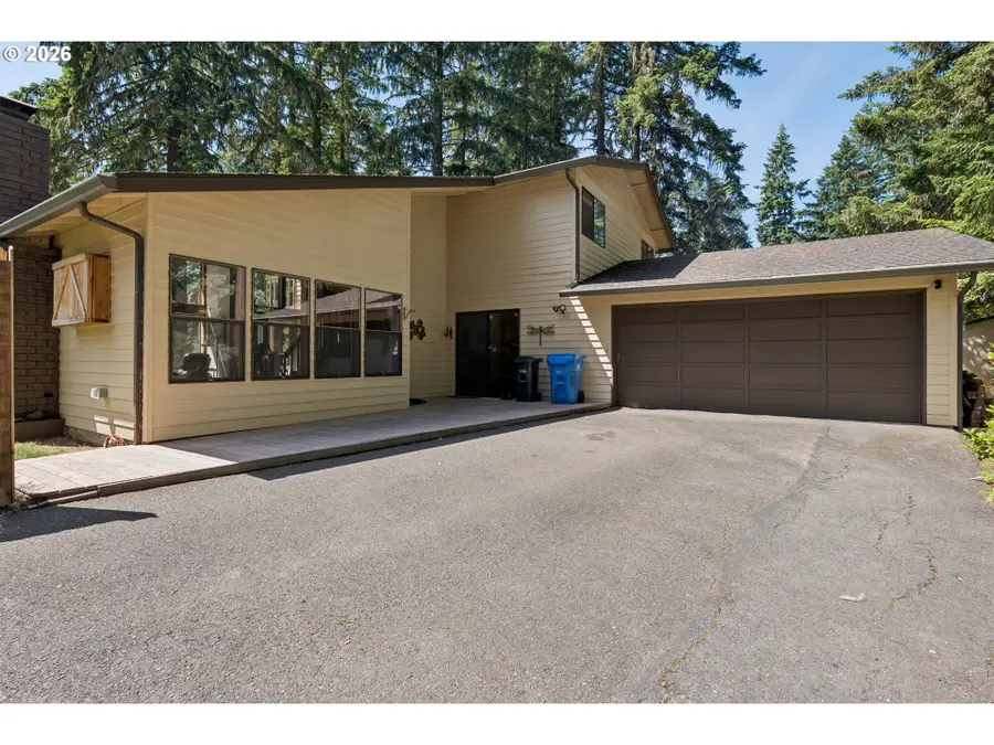 1853 Ridge Water Dr, Sutherlin, OR 97479 - #2