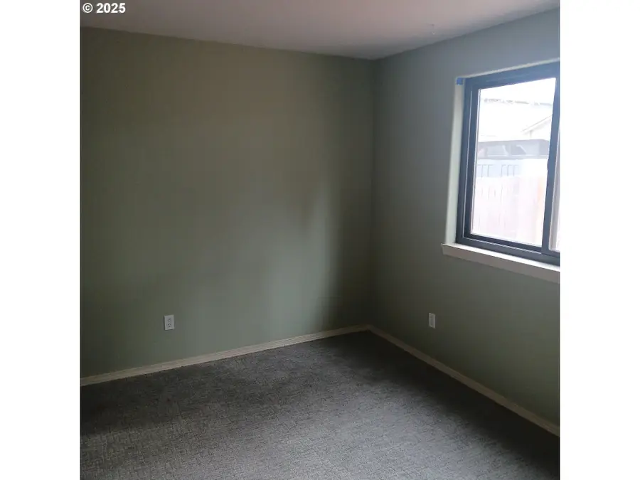 3151 NE Wells Acres Rd, Bend, OR 97701 - Image #3