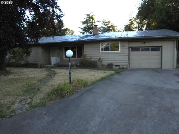 130 Sharon Dr, Phoenix, OR 97535
