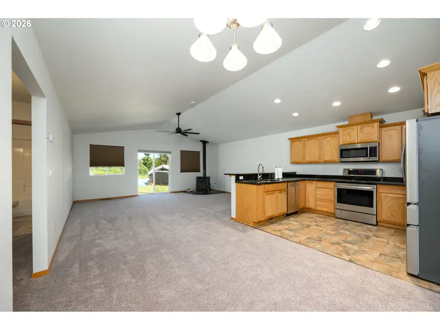 781 Lone Rock Rd, Glide, OR 97443 - #2
