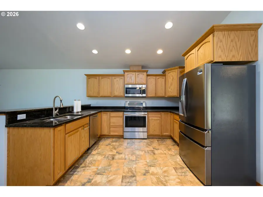 781 Lone Rock Rd, Glide, OR 97443 - #3