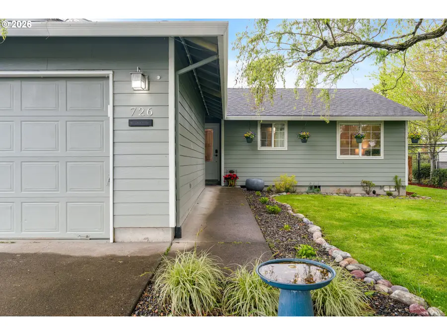 726 S Linden St, Cornelius, OR 97113 - #2
