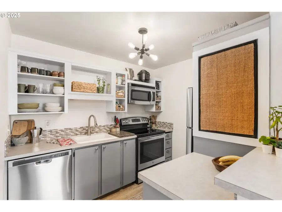7538 SW Barnes Rd #H, Portland, OR 97225 - #3