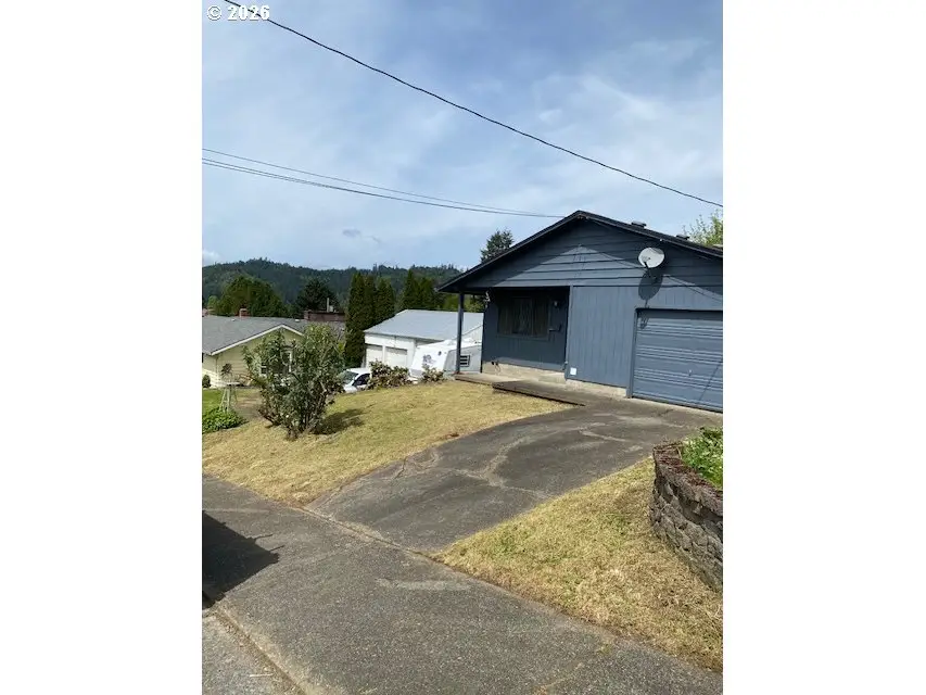 1125 Maple St, Myrtle Point, OR 97458 - #1