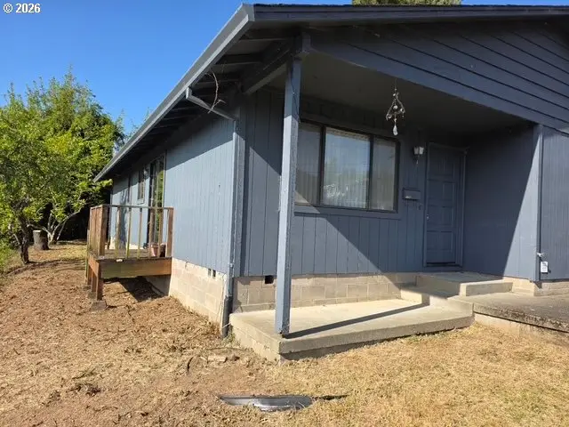 1125 Maple St, Myrtle Point, OR 97458 - #2