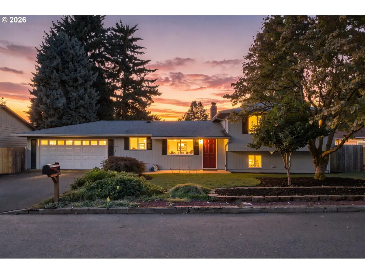 1120 Douglas Dr, West Linn, OR 97068 - #1