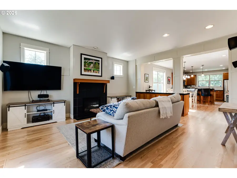 3492 Whisper Ln, Eugene, OR 97401 - #3