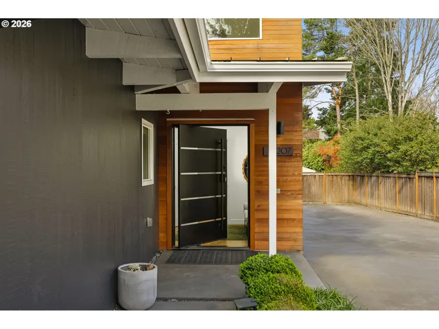 4207 SW 52nd Ave Sw, Portland, OR 97221 - #3