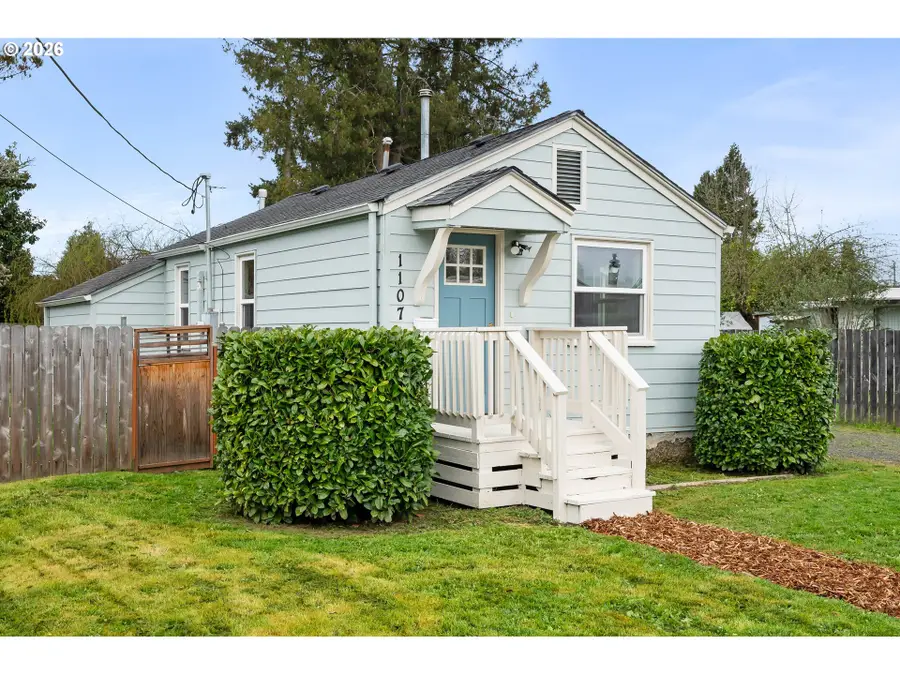 1107 S 7th St, Cottage Grove, OR 97424 - #2