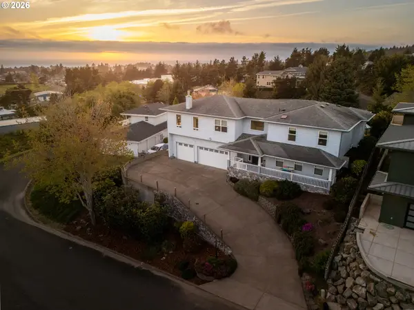 1015 NE 7th Dr, Newport, OR 97365