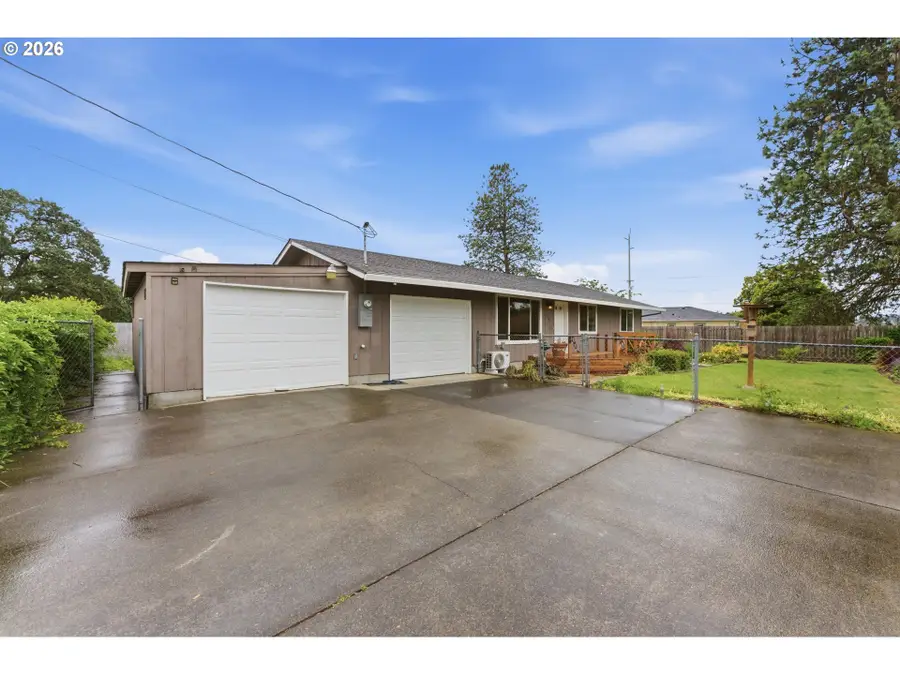 335 N 17th St, Saint Helens, OR 97051 - #2