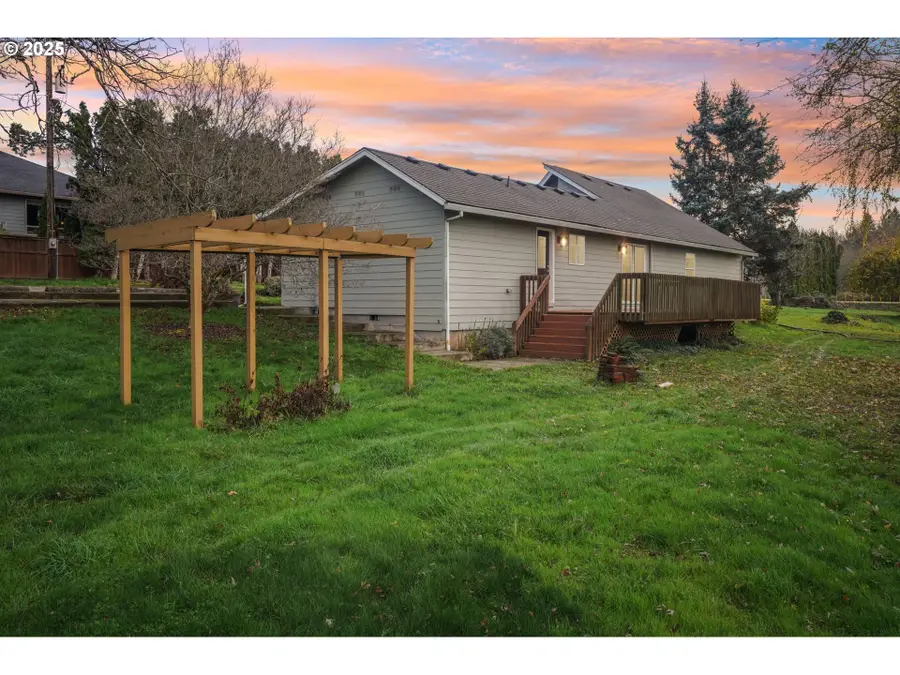 3718 Pioneer St, Ridgefield, WA 98642 - Image #2