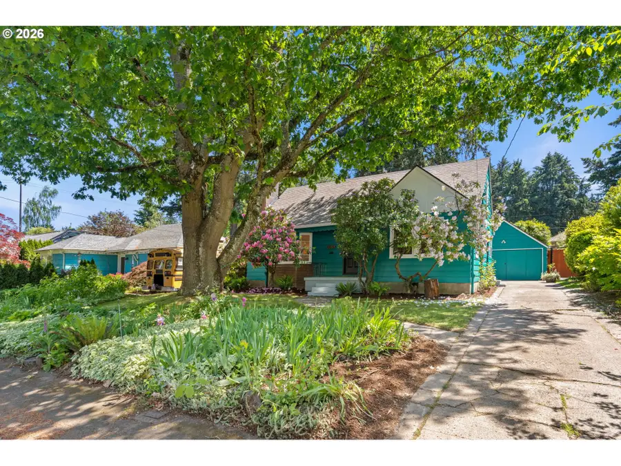 10030 NE Skidmore St, Portland, OR 97220 - #2