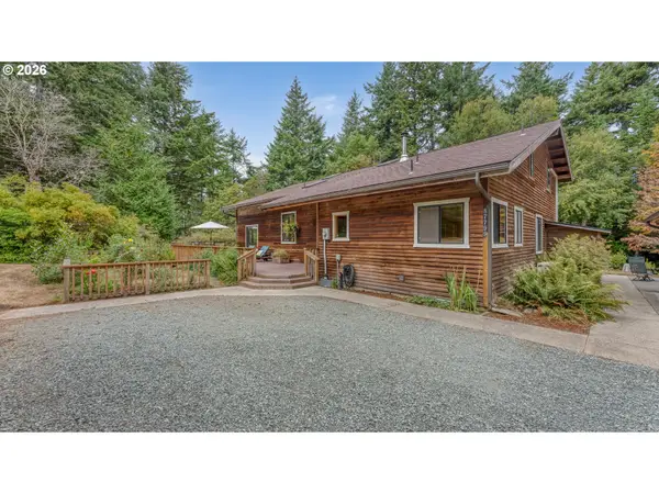 87799 Holly Ln, Bandon, OR 97411