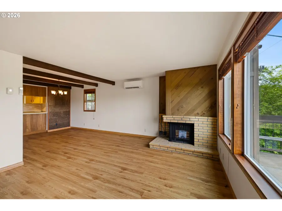 246 Woodridge Dr, Eugene, OR 97405 - #3