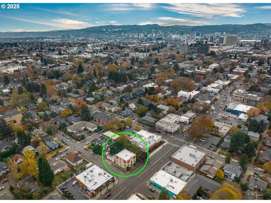 2634 NE Broadway St, Portland, OR 97232 - #3