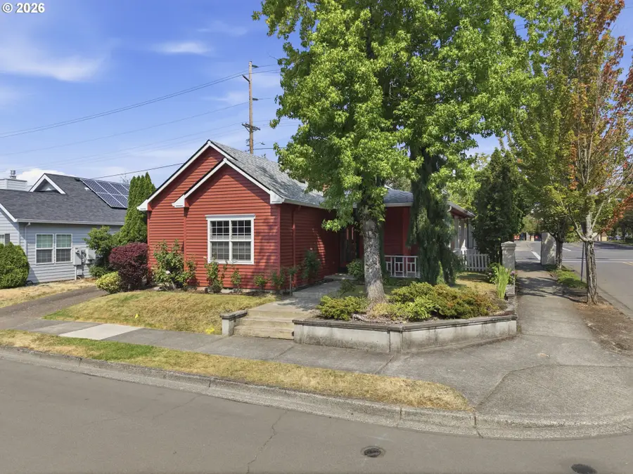 1012 NE Multnomah Dr, Fairview, OR 97024 - #3